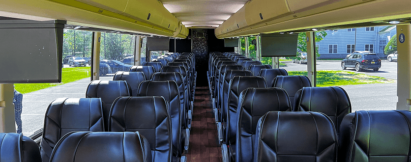 Interior de autobús Trailways con asientos de cuero